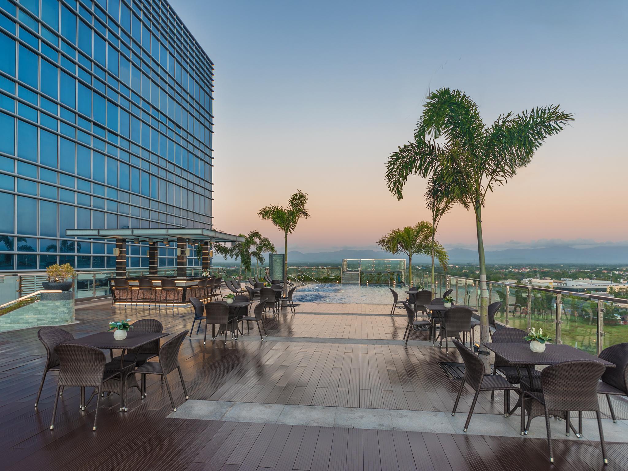 Richmonde Hotel Iloilo Exterior photo
