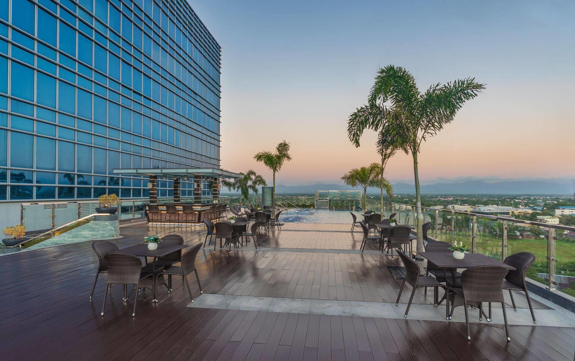 Richmonde Hotel Iloilo Exterior photo